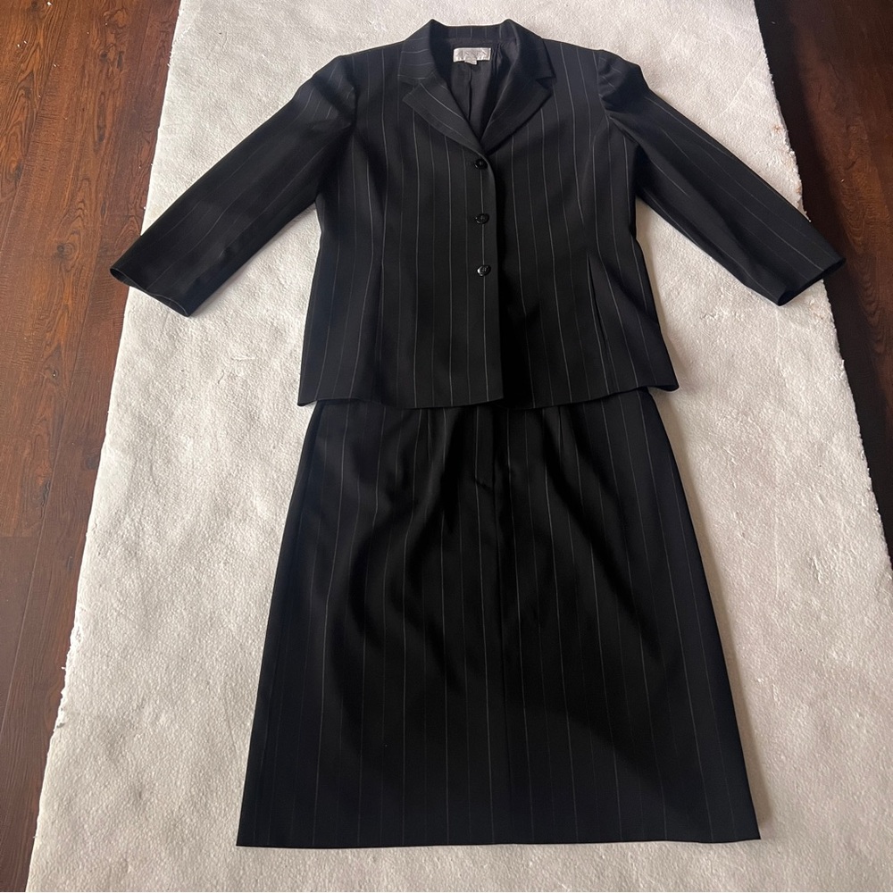 Casual Corner Annex Black Pinstriped 2 -Piece Skirt Suit-Blazer 14/Skirt 16